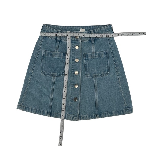 H&M Divided Button Up Mini Jean Skirt Size 4 Women’s - Picture 4 of 5